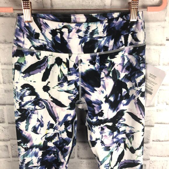 Fabletics Salar Define Mid Rise Legging Monarch Print Sz. XS NEW - Picture 6 of 10